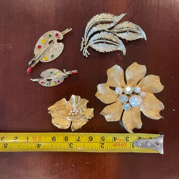 Vintage Brooches lot 5 Gold Tone - Picture 3 of 15